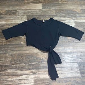 FREE PEOPLE TIE KNOT TOP!